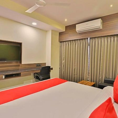 Genx Surat By 1589 Hotels Palsana  Esterno foto