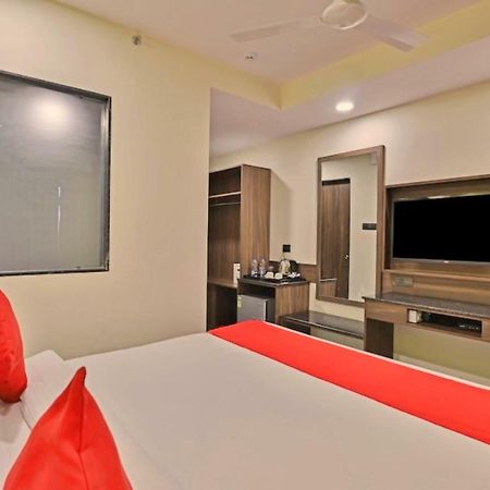 Genx Surat By 1589 Hotels Palsana  Esterno foto