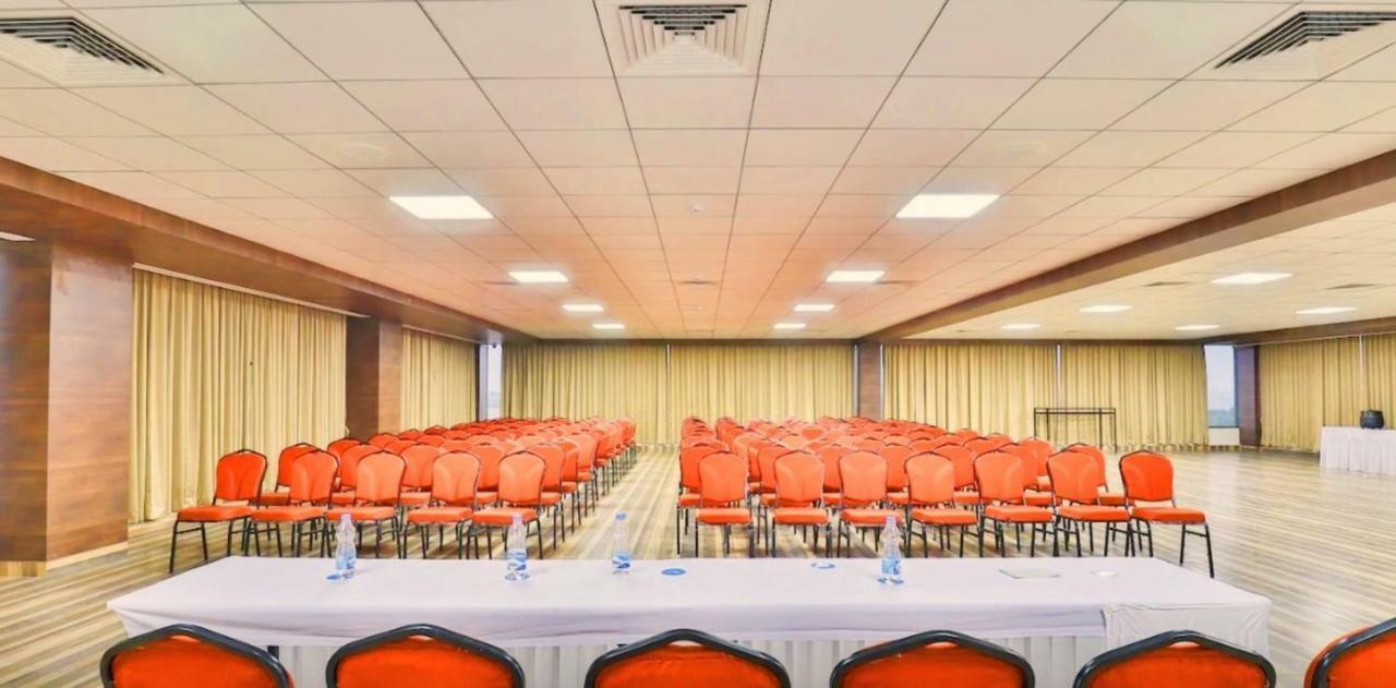Genx Surat By 1589 Hotels Palsana  Esterno foto