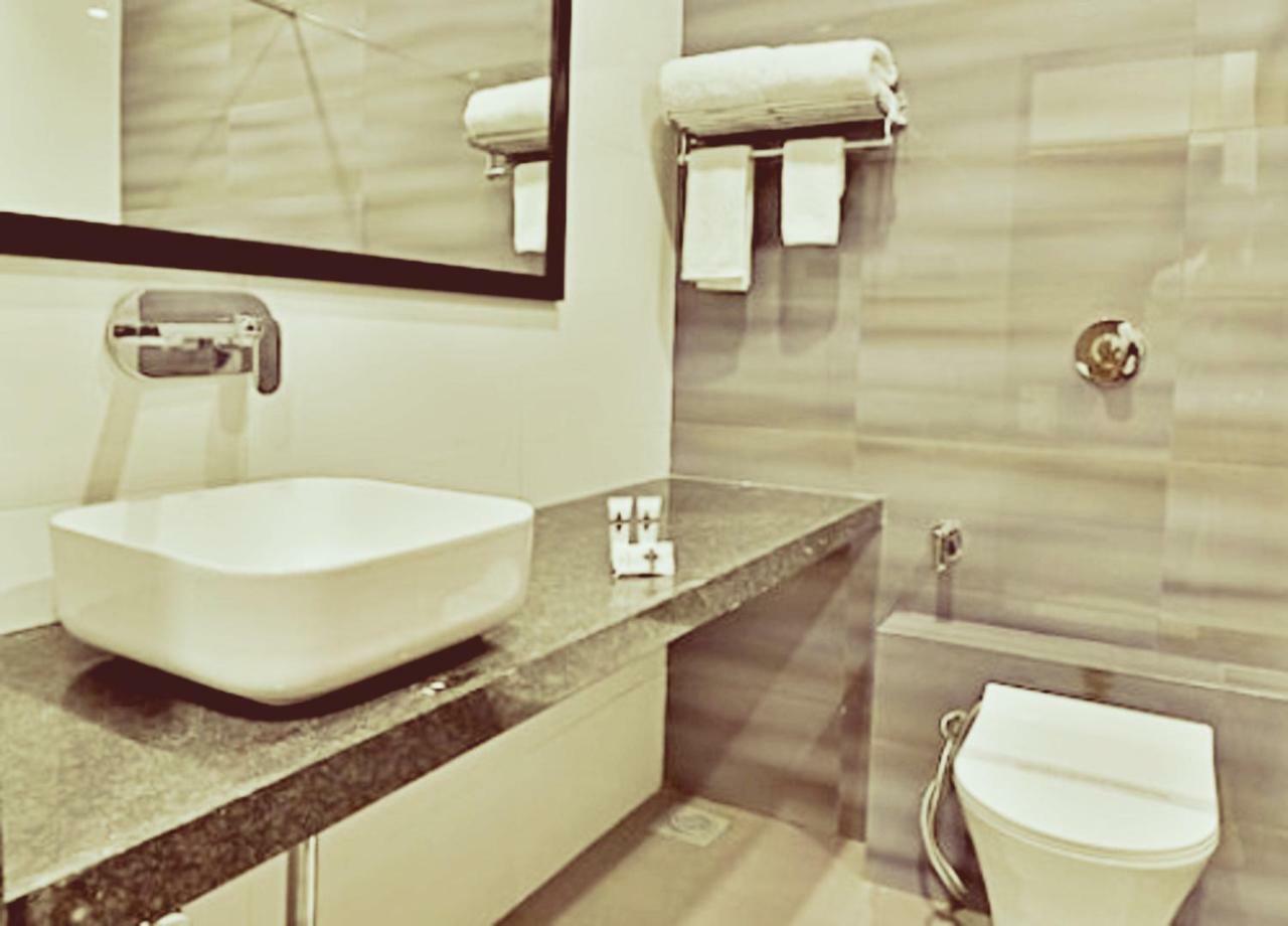 Genx Surat By 1589 Hotels Palsana  Esterno foto